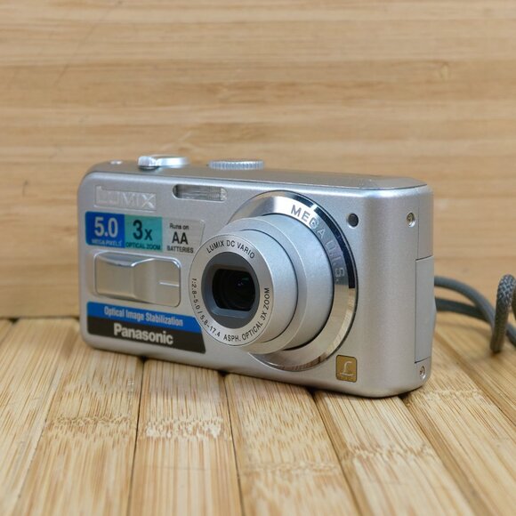Panasonic Lumix DMC-LS2 5MP Digital Camera, with 3X Optical Zoom - Picture 3 of 9